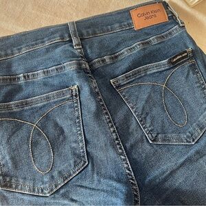 Size 8 perfect condition Calvin Klein High Rise Skinny Jeans Medium wash